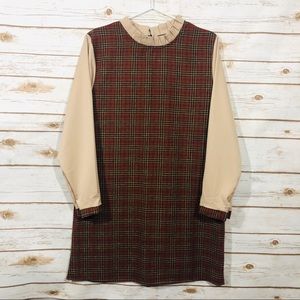 Beautiful vintage style long sleeve back zip dress